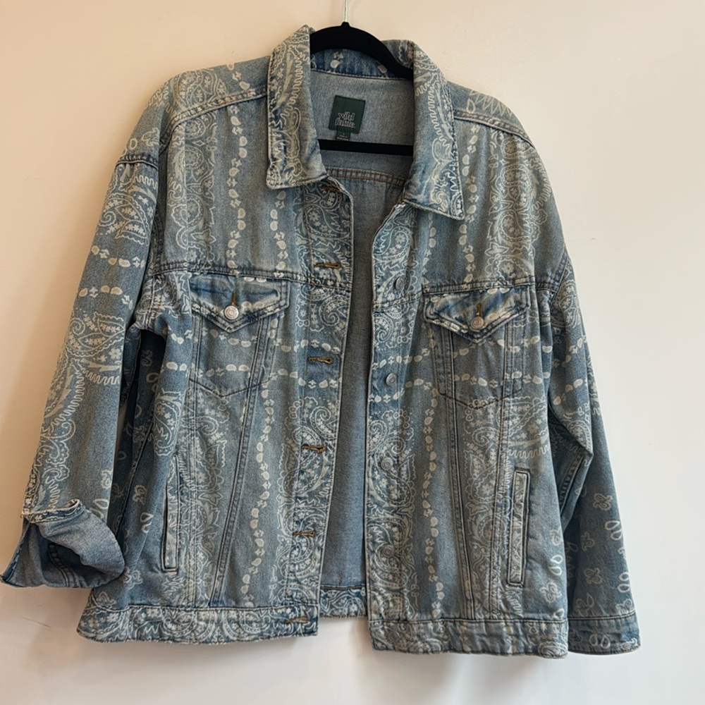WHITE PATTERNED JEAN JACKET